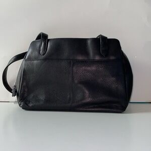 Stone Mountain Womens Black Leather Shoulder Bag/Purse Zipper &‎ Side Pockets